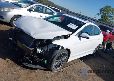 2018 Hyundai Elantra Sport z USA, uszkodzony, nr VIN KMHD04LB5JU555599